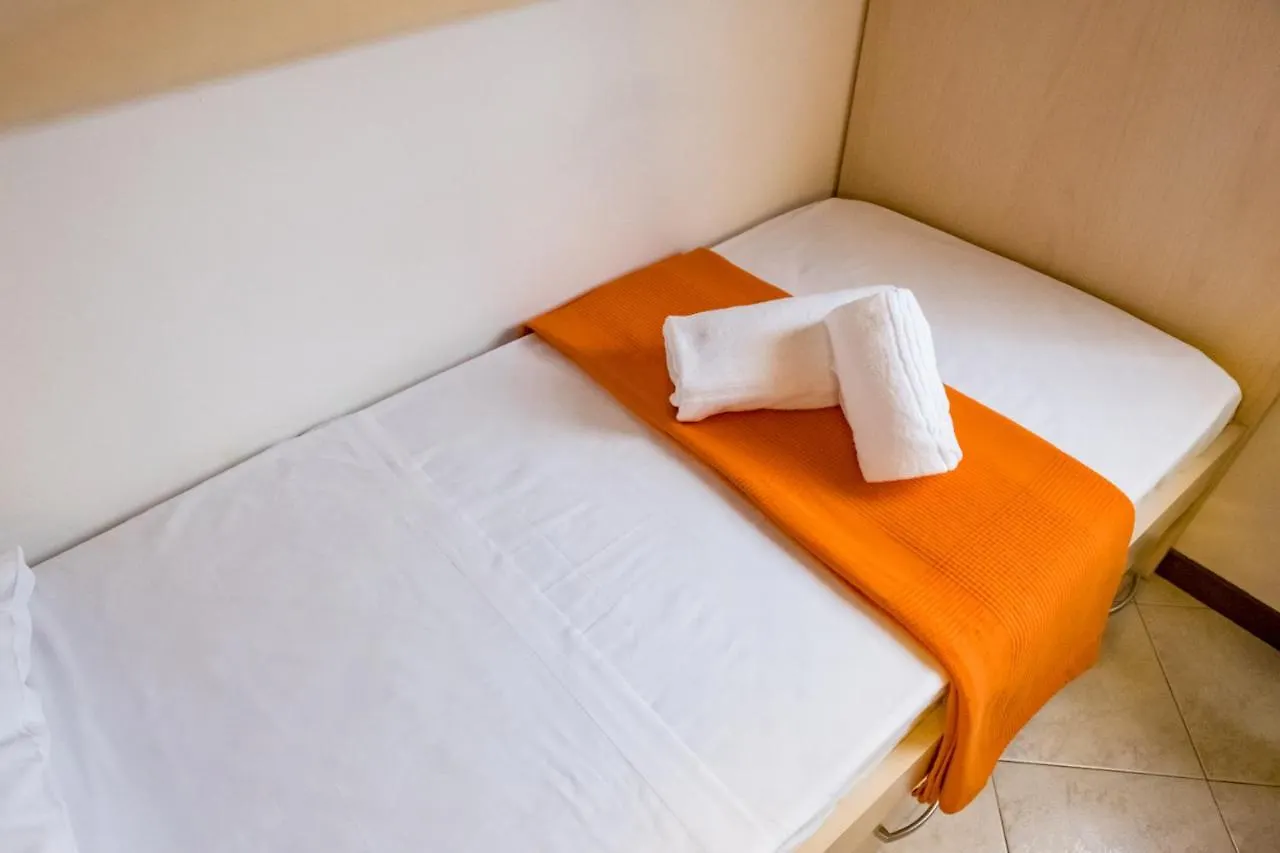 Apartament GARDA ALMONDS cni-00626 Desenzano del Garda 0*,